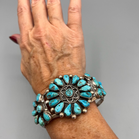 😍 Vintage Navajo Turquoise and Silver Cluster Bracelet Cuff by Lee Charley. - Picture 4 of 10